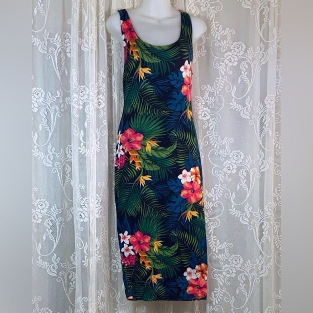 Popular Basics Floral Tropical Print  Sleeveless Stretch Women’s Dress Size M